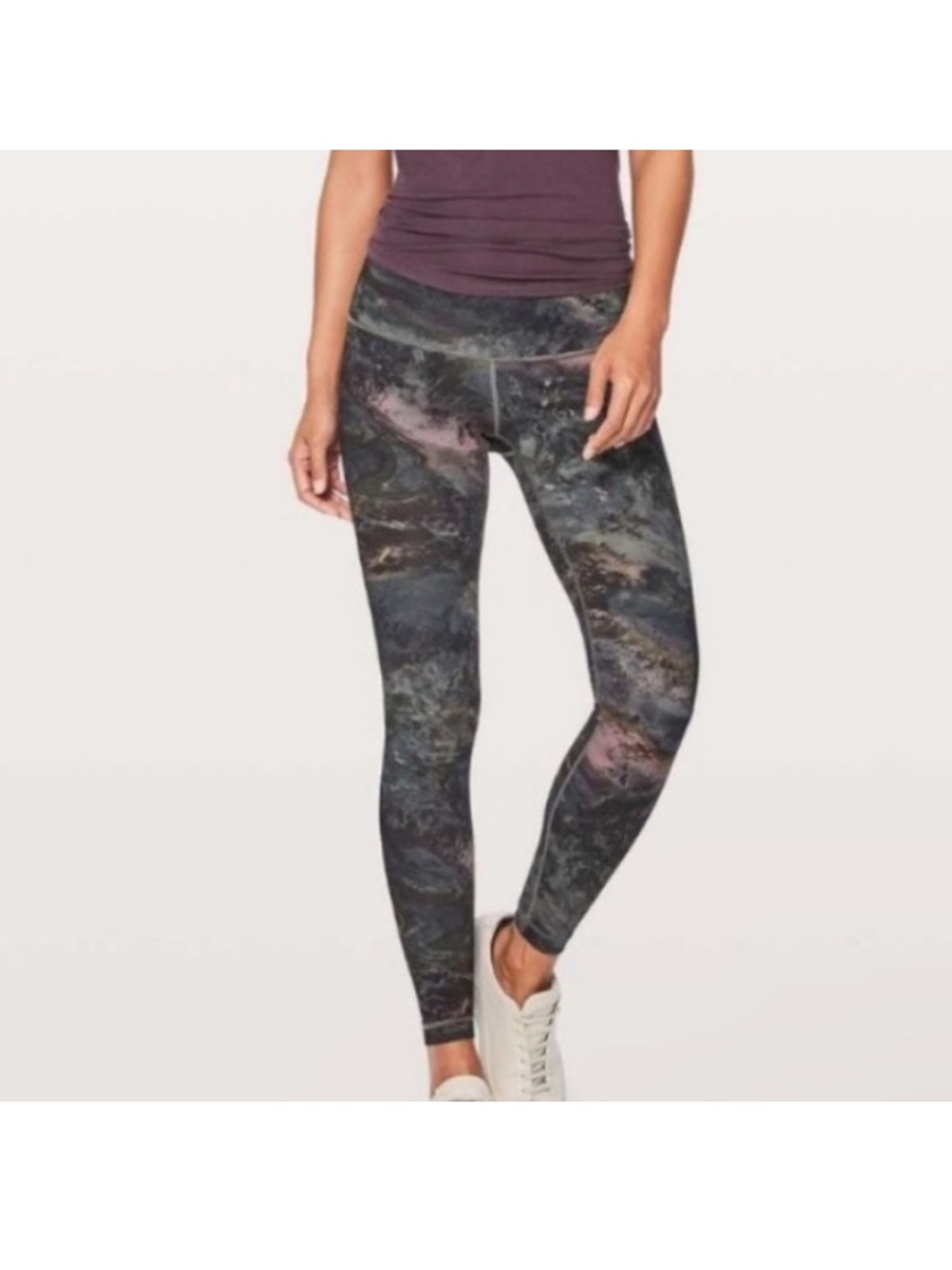 Lululemon Wunder Under Hi-
Rise Tight Legging Limited
Edition Radiant Galaxy